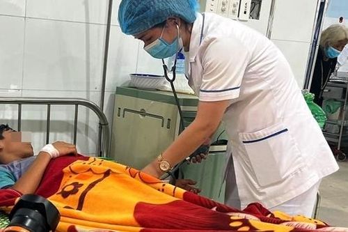 Thêm 2 người bị ngộ độc sau khi ăn món cá ủ chua