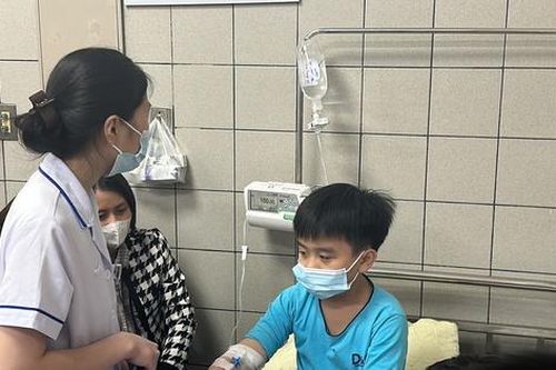 Vụ học sinh nghi bị ngộ độc khi đi dã ngoại: Chuyên gia nhi đưa ra cảnh báo