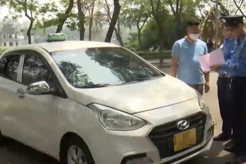 Tài xế taxi 'chặt chém' khách du lịch nước ngoài 500.000 đồng cho quãng đường 3km