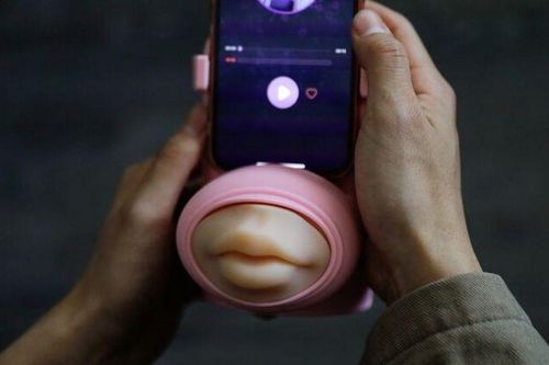 Môi robot cho các cặp đôi yêu xa
