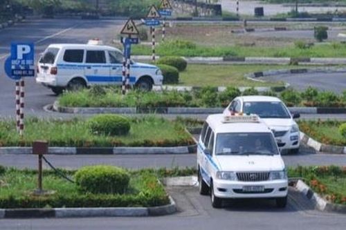 Đà Nẵng thu hồi hàng chục giấy phép xe tập lái của nhiều cơ sở đào tạo