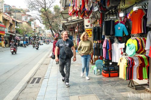 'Giành lại vỉa hè' là việc phải làm và cần làm ngay