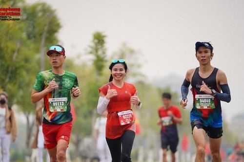 Hành trình giành HCV cự ly 42km giải Tiền Phong Marathon 2023 của nàng 9X 'nhỏ mà có võ'