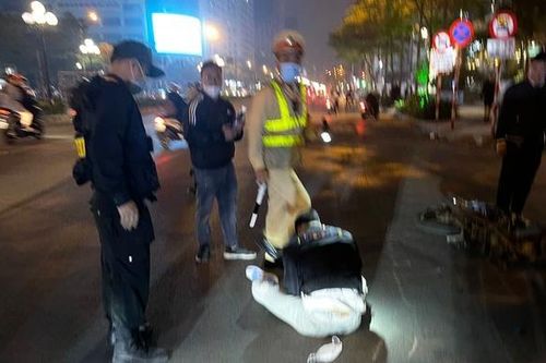 Bỏ chạy khi bị công an kiểm tra, 'quái xế' tông ngã thai phụ