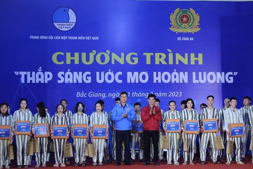 Tạo môi trường lành mạnh giúp các phạm nhân hoàn lương