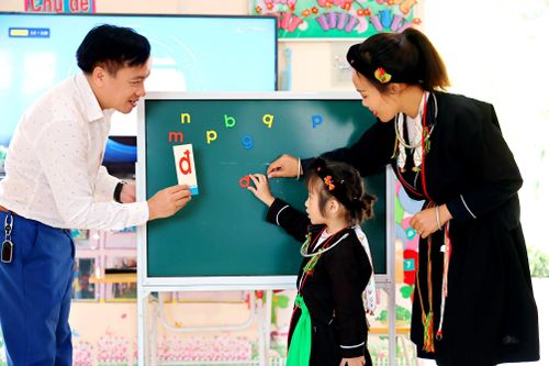 Người thầy hơn 30 năm như 'mẹ hiền' của trẻ mầm non Vĩnh Phúc