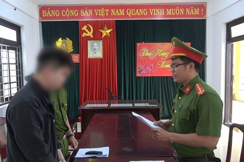 Bắt đối tượng dùng hình ảnh 'nhạy cảm' ép bạn gái cũ vào nhà nghỉ