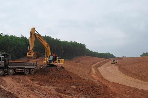 Nỗ lực gỡ vướng mặt bằng cao tốc Vạn Ninh - Cam Lộ