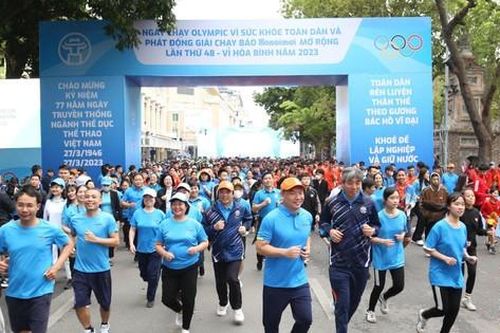Hơn 3.500 người hưởng ứng Ngày chạy Olympic vì sức khỏe toàn dân
