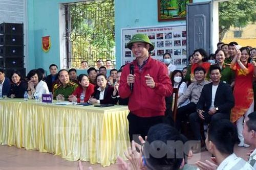 NSƯT Xuân Bắc 'Thắp sáng ước mơ hoàn lương' cho phạm nhân, trại viên độ tuổi thanh niên
