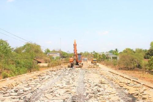 Thiếu cầu dân sinh, một huyện ở Đắk Lắk xin dầm cầu cũ về làm