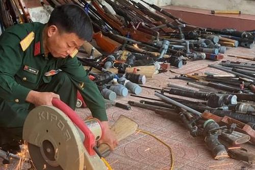 Tổ chức tiêu hủy 'hàng nóng' của các băng nhóm tội phạm
