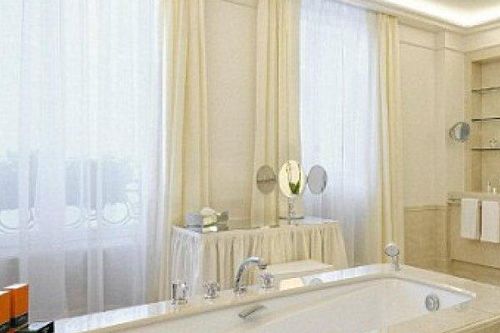Cuộc tình bi kịch của nữ triệu phú với 'trai hư': Cái chết khủng khiếp