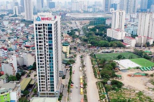 Tuyến đường 1.500 tỷ đồng thi công dở dang trở thành bãi rác khổng lồ
