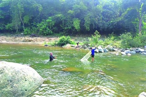 Những phận người bên dòng sông Khao