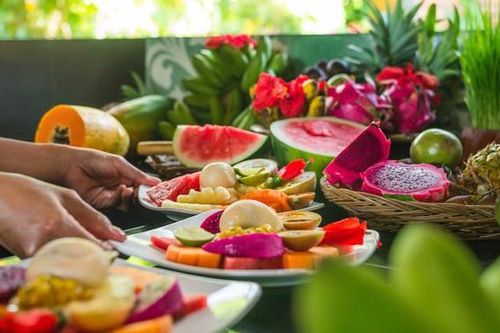 Gia đình sống 20 năm trong rừng để trồng rau quả sạch