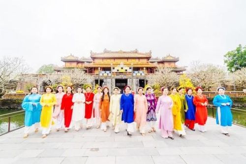 Thừa Thiên Huế: Xây dựng Áo dài Huế trở thành di sản văn hóa phi vật thể nhân loại