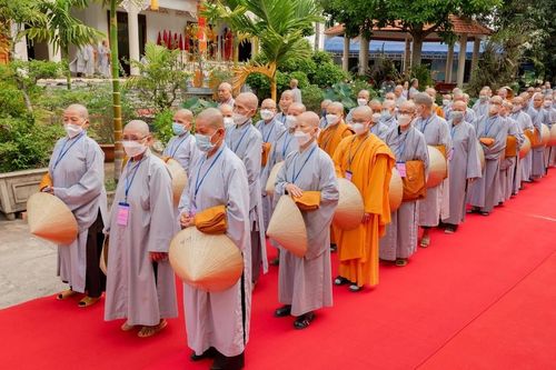 Vĩnh Long: Giới tử Đại giới đàn Đắc Pháp Phật lịch 2566 làm thủ tục nhập chúng