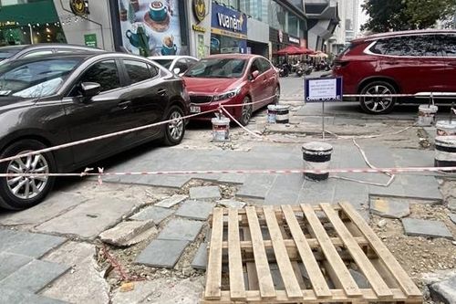 Thống nhất các tuyến phố cấm đỗ, để xe dưới lòng đường, trên hè phố Hà Nội