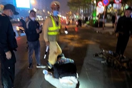 Thông chốt làm ngã thai phụ, quái xế nói không nhớ được gì