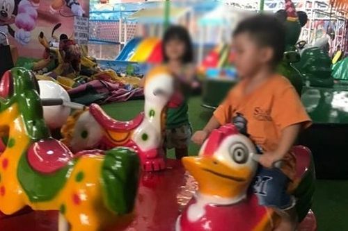 Cha ruột bé 3 tuổi bị ép hút ma túy gấp rút làm lại giấy tờ để đón con