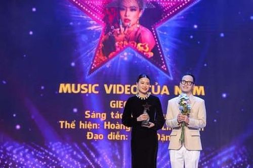 Hoàng Thùy Linh thắng 3 giải Cống hiến