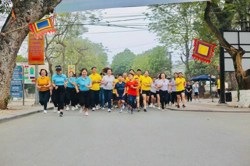 Hơn 13.000 người tham gia phát động Giải chạy Báo Hànôịmới lần thứ 48 huyện Đông Anh
