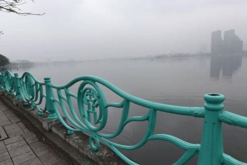 Công an Hà Nội điều tra vụ 1.500 quả cầu lan can ven Hồ Tây biến mất