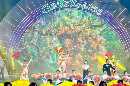 Hàng vạn du khách đổ về sự kiện Cát Bà Xanh năm 2023