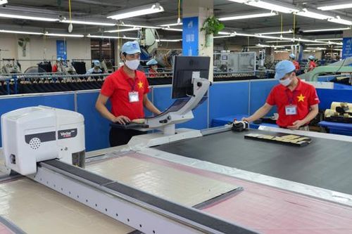 Sụt giảm đơn hàng, May 10 tái cấu trúc để vượt khó