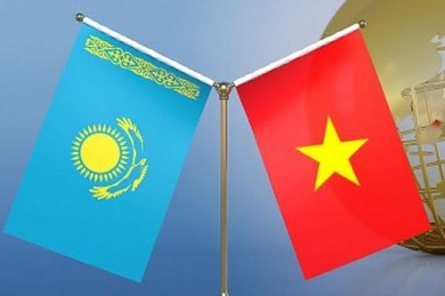 Điện mừng Thủ tướng và Chủ tịch Hạ viện Kazakhstan