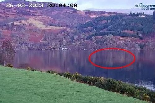 Nóng: Quái vật hồ Loch Ness 'tái xuất', có băng ghi hình lại?