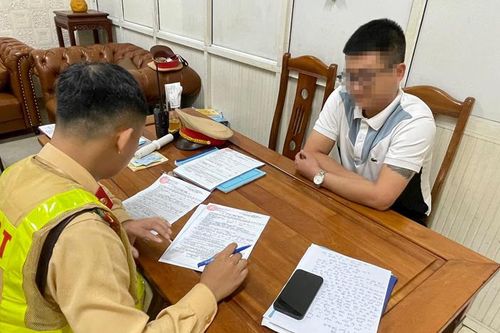 Kiểm tra, phát hiện lái xe khách 'dính' thuốc phiện