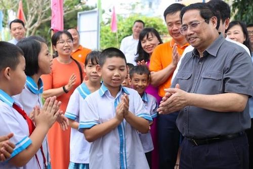 Dành nguồn lực, chăm sóc, dạy dỗ các cháu mồ côi chu đáo hơn về vật chất và tinh thần