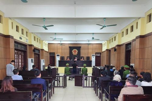 Xét xử phúc thẩm vụ chống người thi hành công vụ ở Yên Bái: Tranh luận nảy lửa, án vẫn chưa được tuyên.
