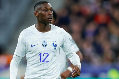 MU sắp có Kolo Muani, PSG mua Osimhen