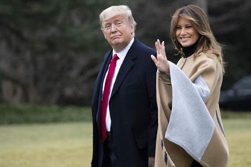 Ông Trump vẫn đi dự tiệc tối với vợ sau khi bị truy tố