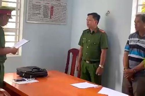 Bắt tạm giam người ném thuốc trừ sâu đầu độc hơn 11 tấn tôm