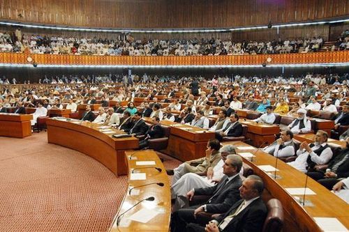 Pakistan thông qua dự luật giảm quyền của Chánh án Tòa án Tối cao