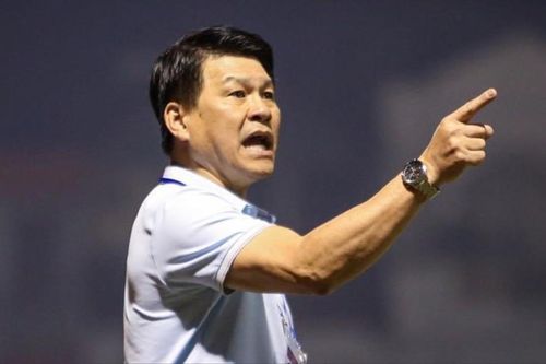 HLV Vũ Tiến Thành chê VPF: 'Tổ chức như một giải phường'