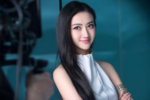Rộ tin Cảnh Điềm bị bạn trai cũ bán 'ảnh nóng' cho chủ nợ