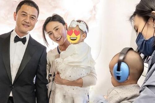 Vợ kém 19 tuổi của Lý Á Bằng ẵm con bỏ về quê vì chồng không quan tâm gia đình