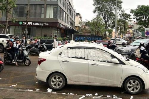 Thông tin về ô tô ở Bắc Giang bị dán kín băng vệ sinh là thật