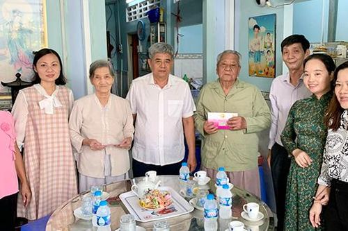 Đội ngũ cán bộ, đảng viên tích cực, năng nổ thực hiện hoàn thành tốt nhiệm vụ được giao