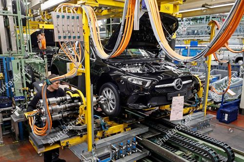 Châu Âu vẫn cho phép bán ô tô sử dụng động cơ đốt trong sau năm 2035