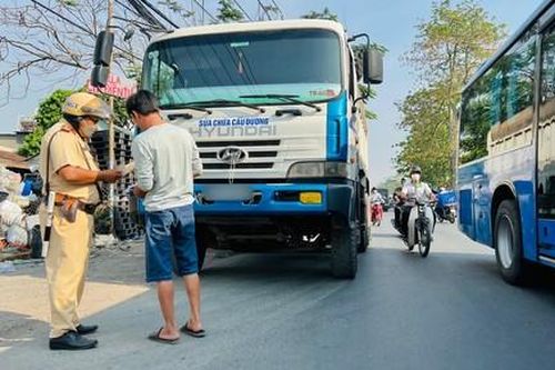 Công an TPHCM sẽ tổng rà soát, kiểm tra, xử lý ô tô vận tải hàng hóa, hành khách
