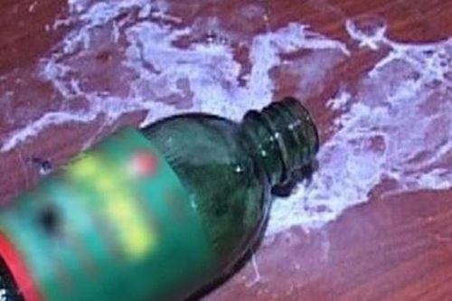 Bị từ chối tình cảm, thanh niên 17 tuổi uống thuốc sâu tự tử