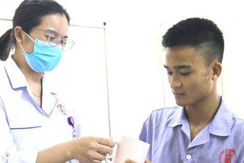 Gặp tai nạn nguy kịch, nam thanh niên bị gãy xương sườn, tổn thương phổi được bác sĩ cứu sống