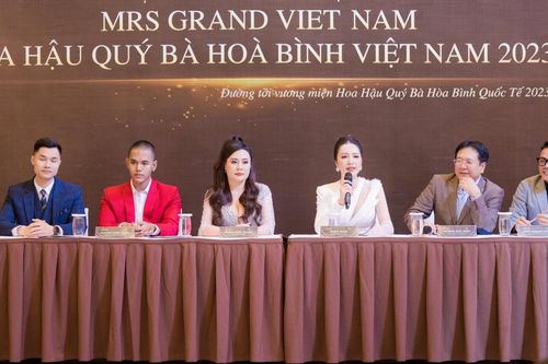 'Hoa hậu Quý bà Hòa bình Việt Nam' nói gì về việc chấp nhận thí sinh 'dao kéo'?