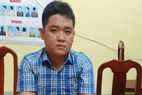 Giả danh cảnh sát để ra oai với bạn bè